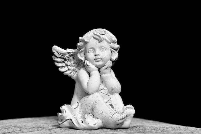 Trauerverarbeitung Engel schwarz-weiß